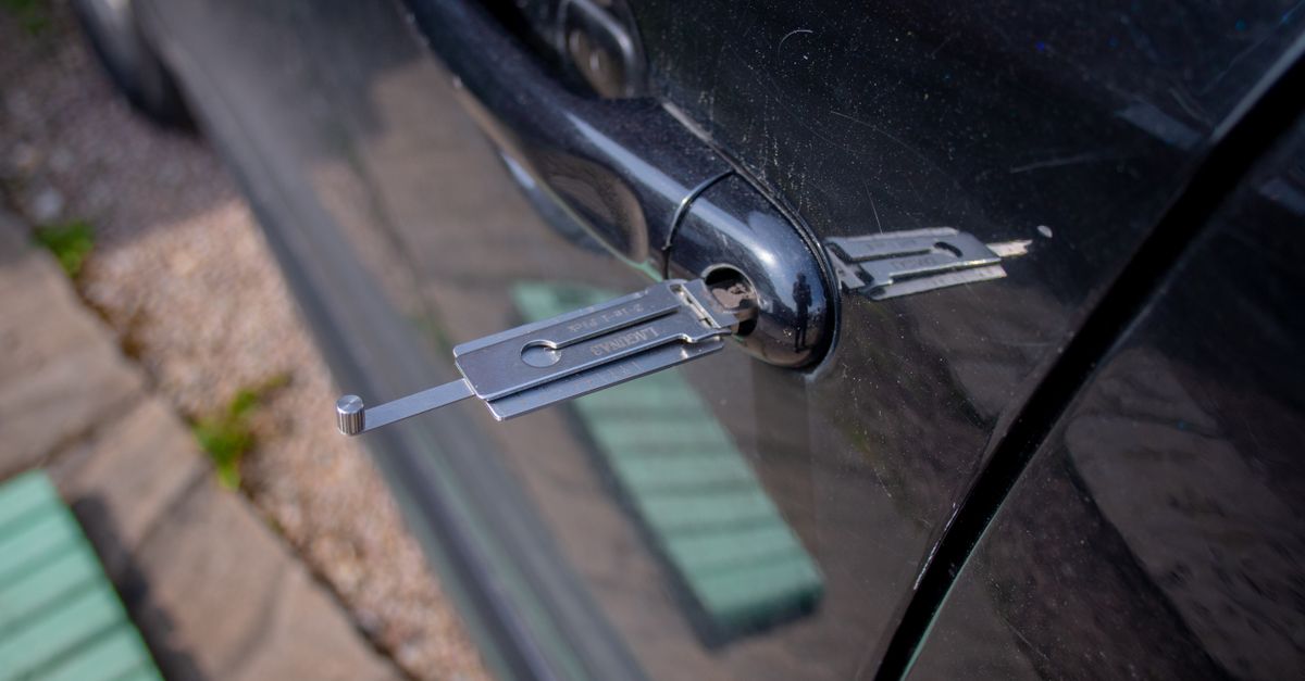 BMW car key fob — Hillside Locksmith