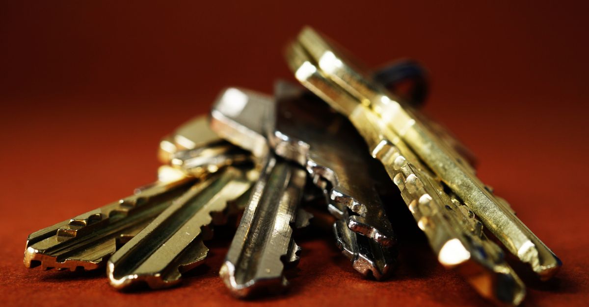 How Much Should a Locksmith Cost in NYC? A Queens Price Breakdown — Hillside Locksmith